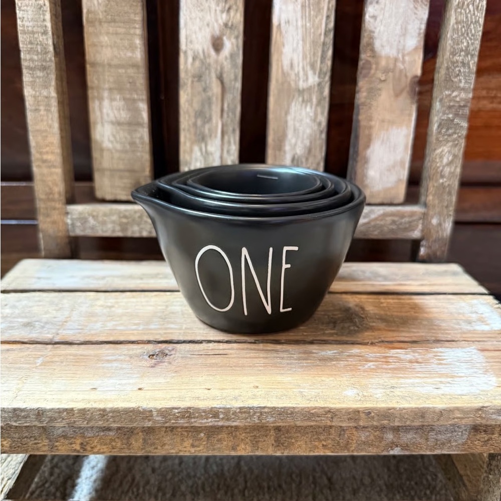 Rae Dunn black measuring cups